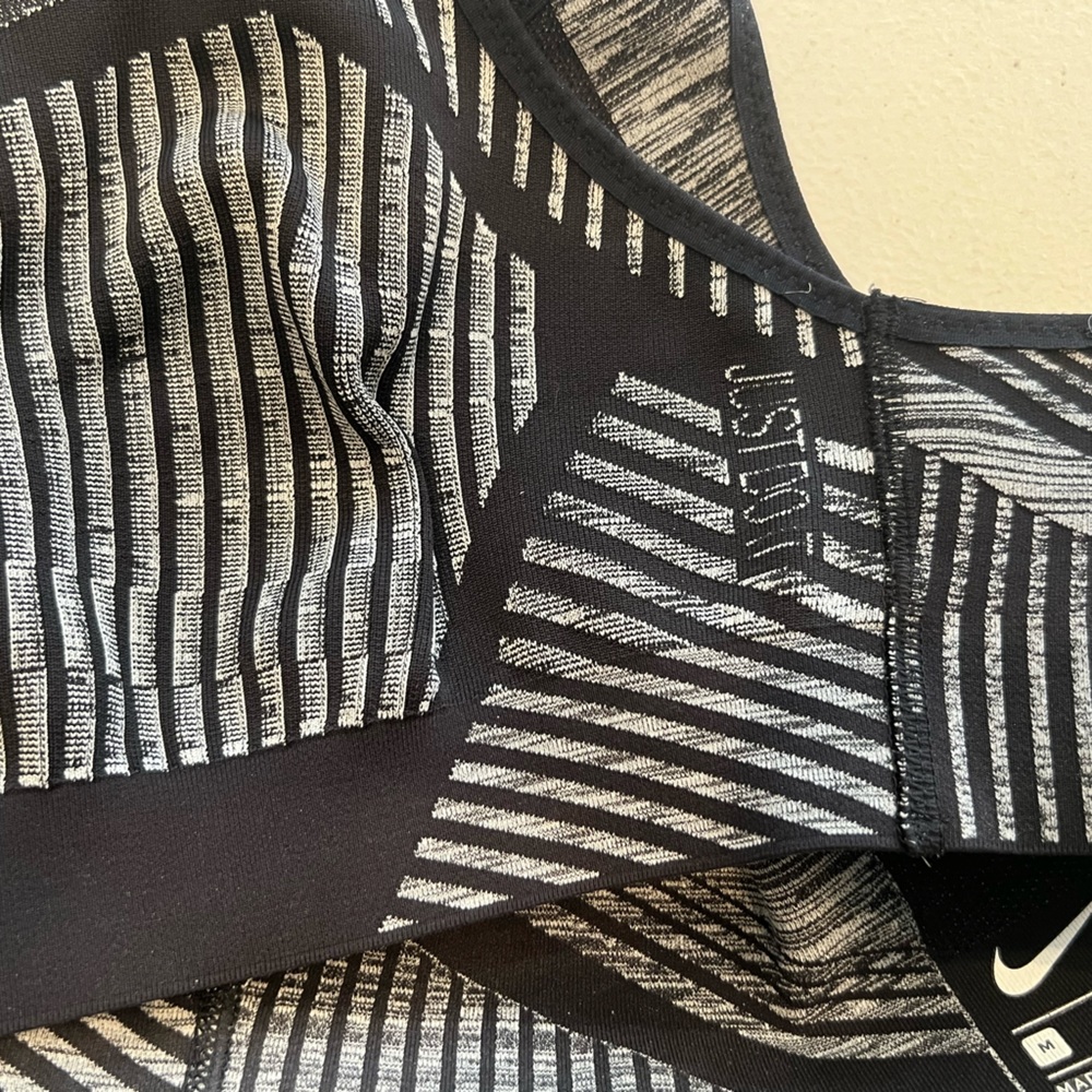 Nike sports bra black/white/grey M - Picture 3 of 4